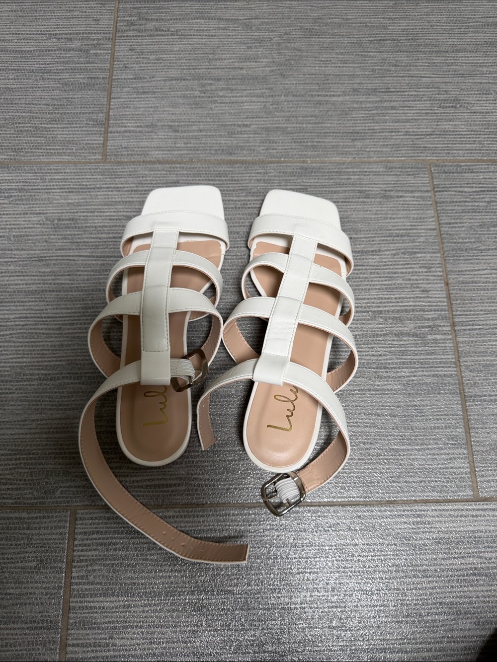 Women's White Strappy Square-Toe Sandals size 5.5 slightly too big for me😢